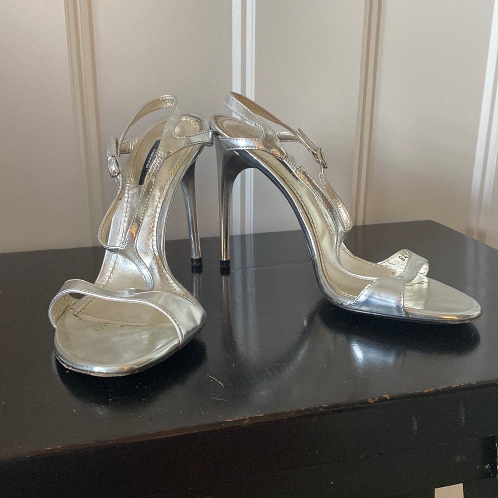 DOLCE & GABBANNA vintage silver stiletto sandals size 37.5

PRICE IS FIRM